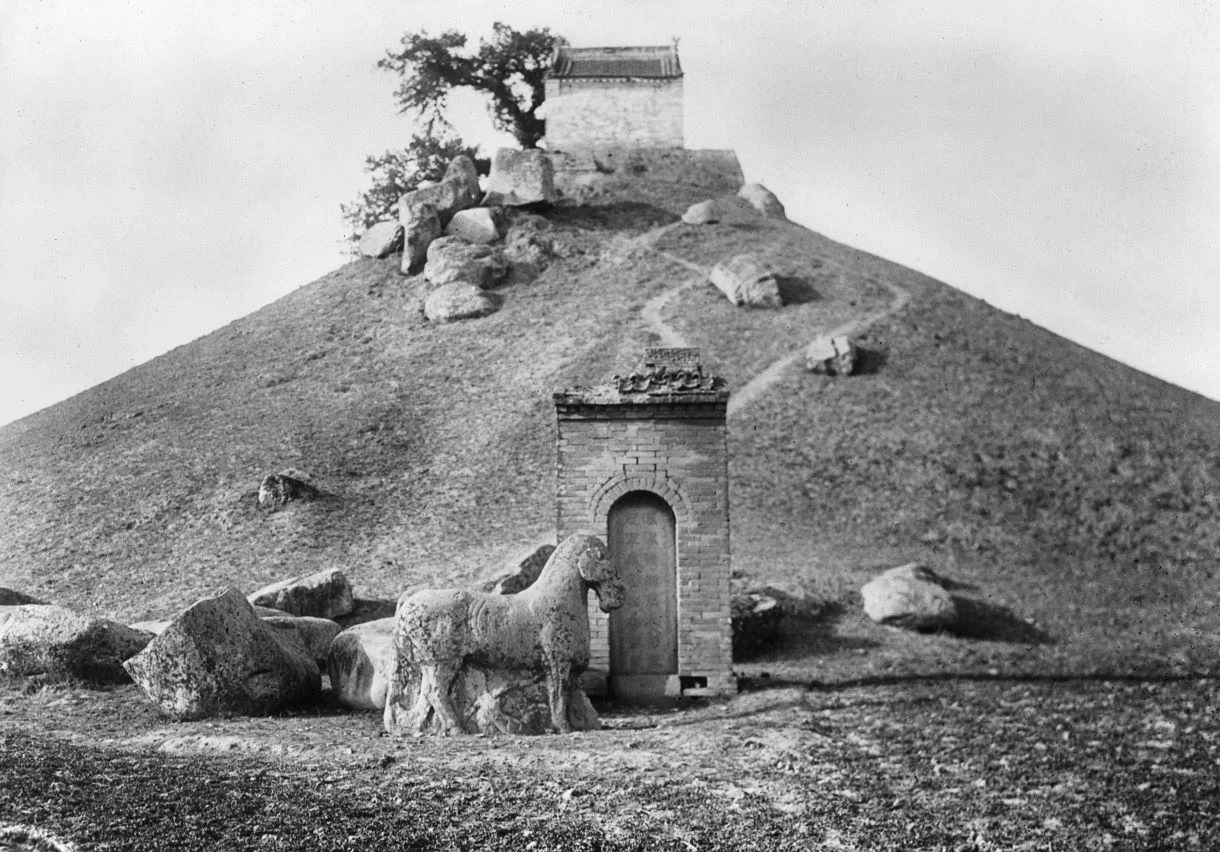 马踏匈奴石雕-Victor Segalen拍摄